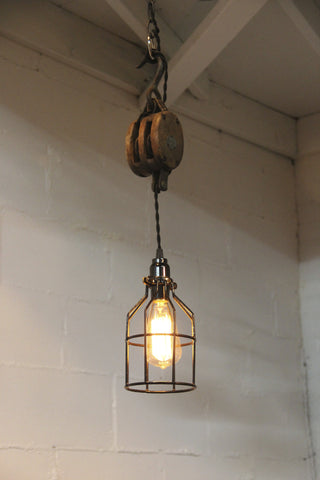 Pulley light with Cage